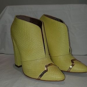 Just Cavali, Snakeskin embossed Bootie - Yellow